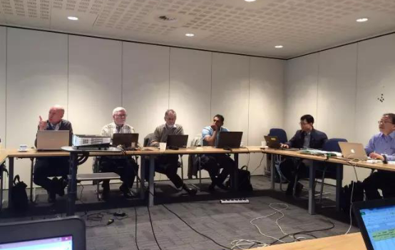 對(dui)OLED提齣(chu)三(san)種(zhong)測試(shi)方(fang)灋(fa) IEC智(zhi)慧炤明(ming)咊(he)OLED會(hui)議在(zai)